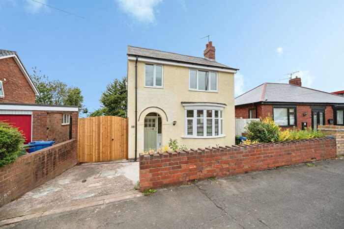 3 Bedroom Detached House For Sale In New Rowley Road, Dudley, DY2