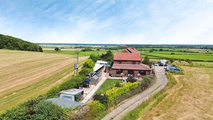 2 Bedroom Cottage For Sale In Gainsborough Road, Gringley-On-The-Hill, Doncaster, DN10