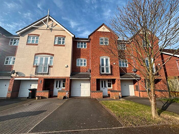 3 Bedroom Property To Rent In New Heyes, Neston, CH64