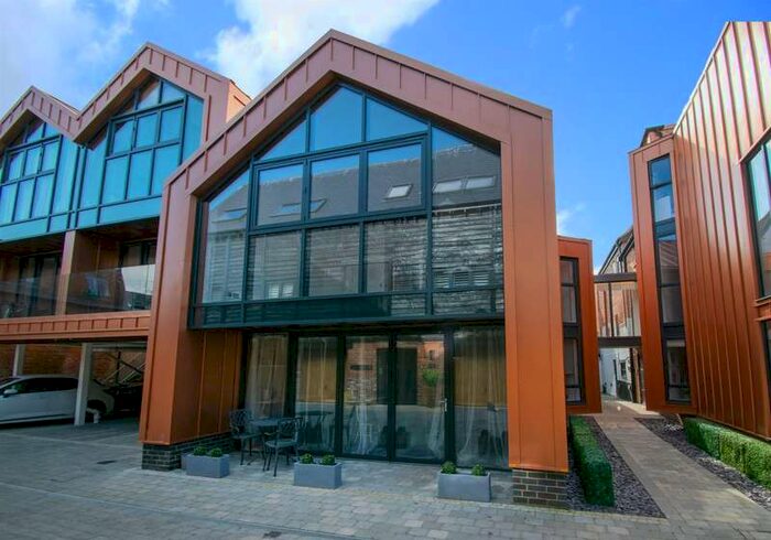 2 Bedroom Town House To Rent In Milford Street, Salisbury, SP1