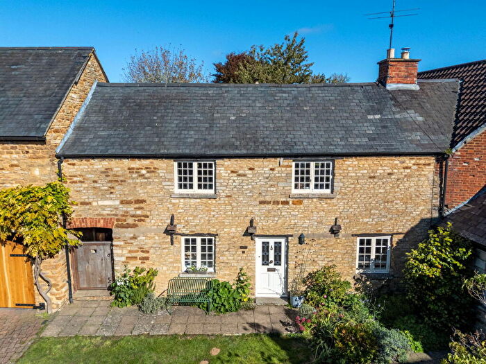 3 Bedroom Cottage For Sale In Bakehouse Hill, Geddington, NN14