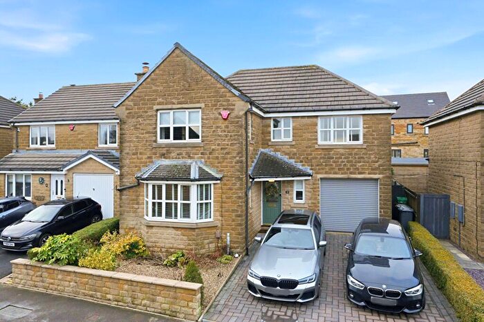 4 Bedroom Detached House For Sale In Stonehouse Drive, Queensbury, BD13