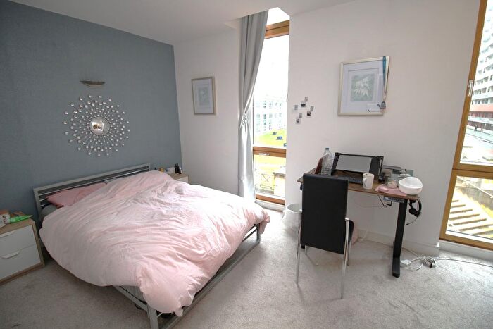 1 Bedroom Flat For Sale In Dearmans Place, Manchester, M3