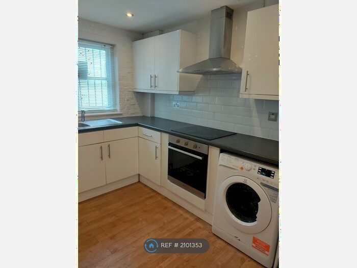 2 Bedroom Terraced House To Rent In Coach House Mews, Bromley, BR1