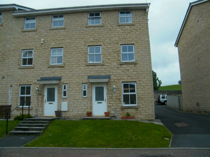 4 Bedroom Town House To Rent In Masonfield Crescent, Standen Gate, Lancaster, LA1