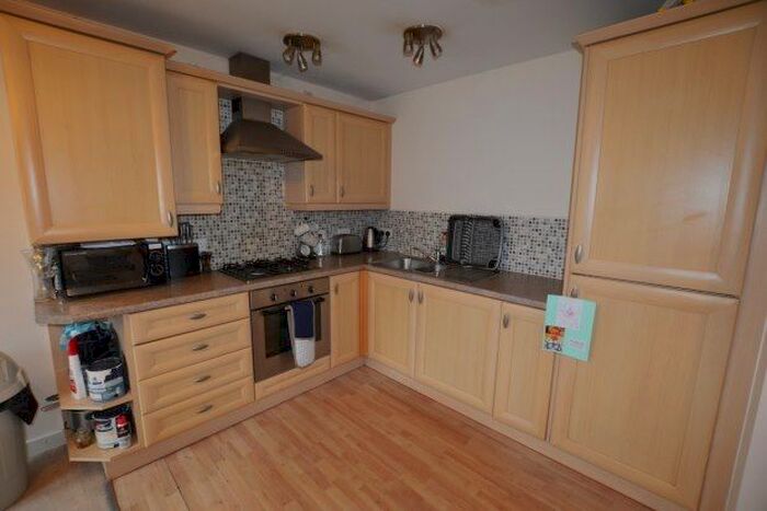 2 Bedroom Flat To Rent In Beeches Bank, Sheffield, S2