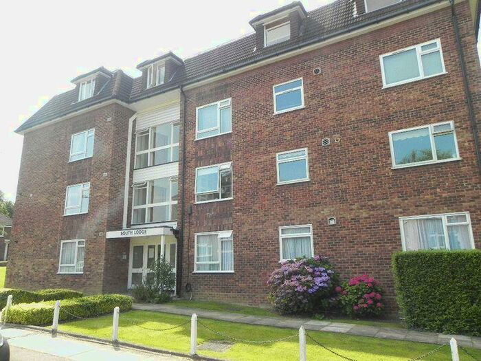 1 Bedroom Flat To Rent In South Lodge, Warwick Road, EN5