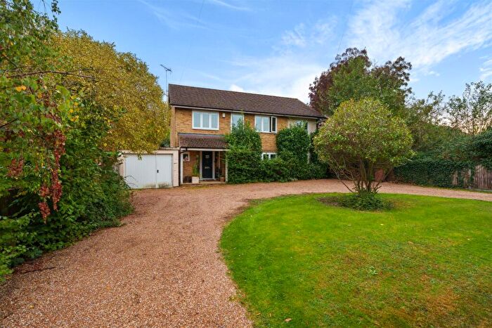 4 Bedroom Detached House For Sale In Lower Farm Road, Effingham, KT24