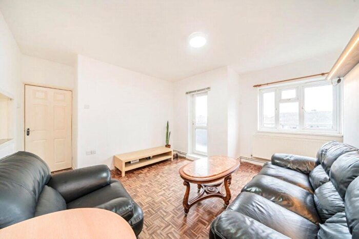 4 Bedroom Flat To Rent In Fairchild House, Frampton Park Road, London, E9