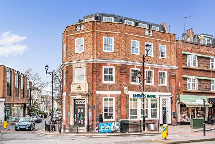 1 Bedroom Flat To Rent In Claremont Road, Surbiton, KT6