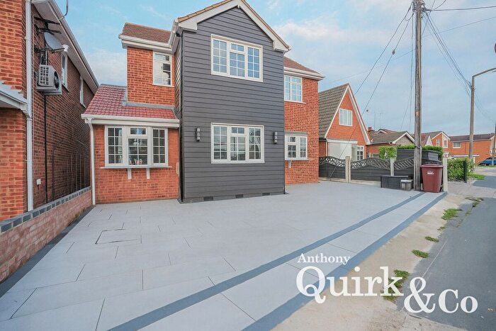 5 Bedroom Detached House For Sale In Mornington Road, Canvey Island, SS8