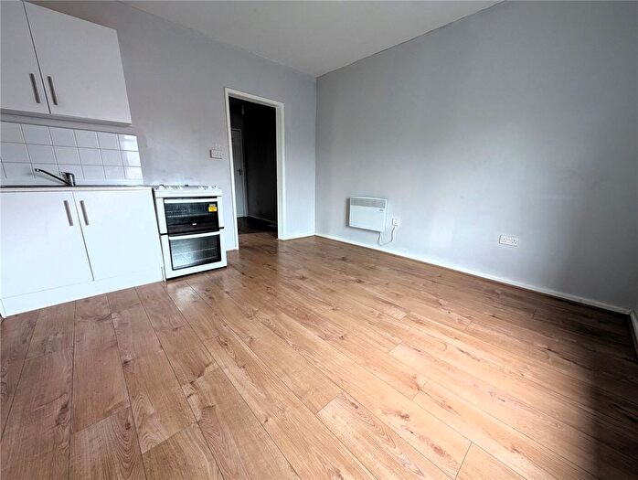 Studio To Rent In Shirley Road, Southampton, Hampshire, SO15