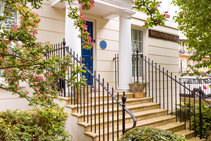 2 Bedroom Flat For Sale In London Road, Cheltenham, GL52