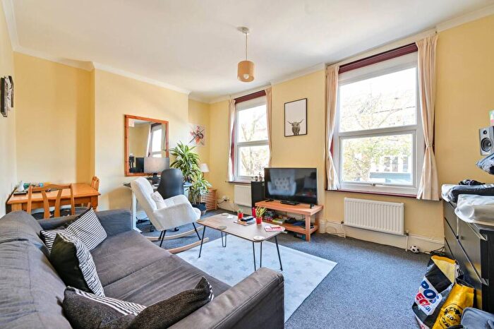 1 Bedroom Flat To Rent In Lordship Lane, Dulwich, London, SE22