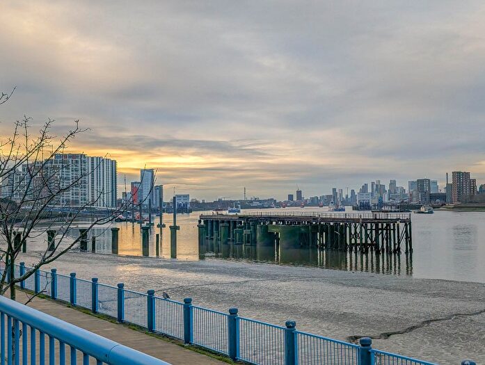 1 Bedroom Flat For Sale In Erebus Drive, West Thamesmead, SE28