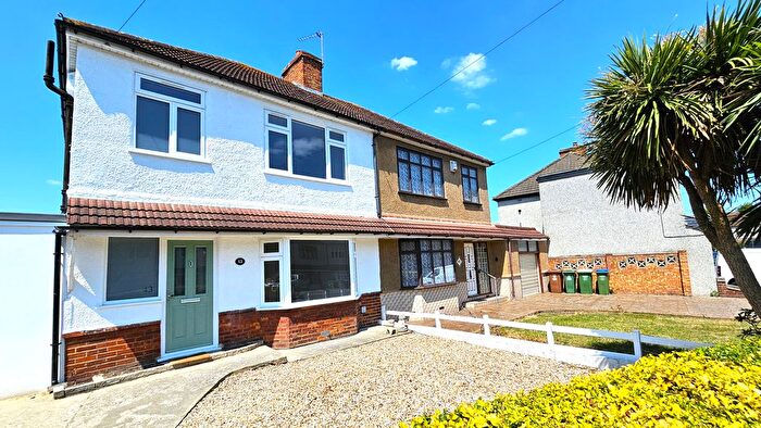 3 Bedroom Semi-Detached House To Rent In Selwyn Crescent, Welling, DA16