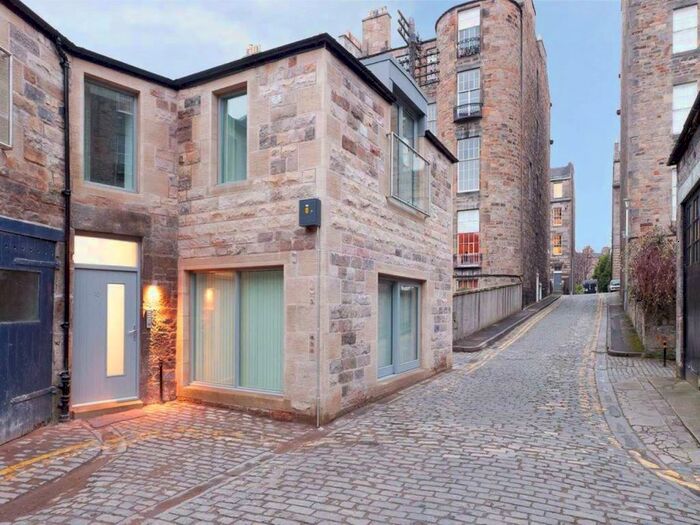 2 Bedroom Flat To Rent In West Scotland Street Lane, New Town, Edinburgh, EH3