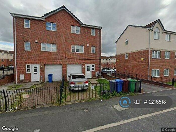 2 Bedroom Flat To Rent In Blueberry Avenue, Manchester, M40