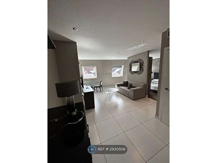 Studio To Rent In Park Square East, Leeds, LS1