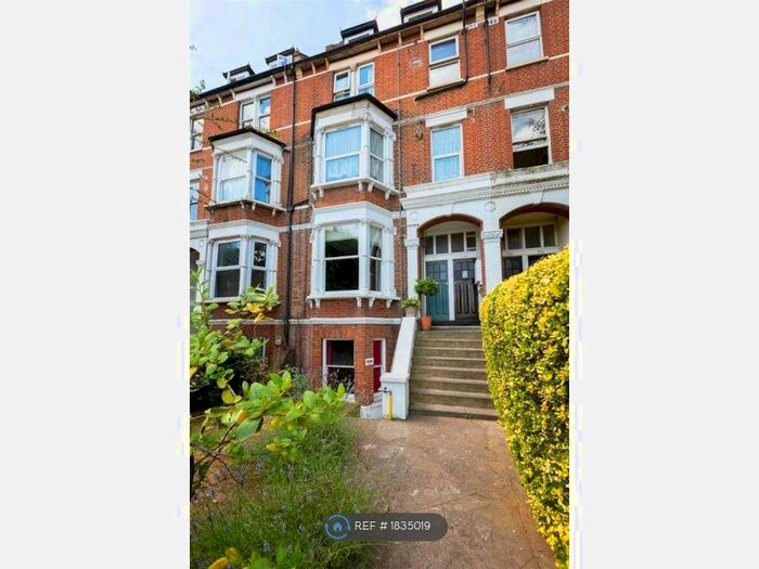 1 Bedroom Flat To Rent In Whipps Cross Road, London, E11