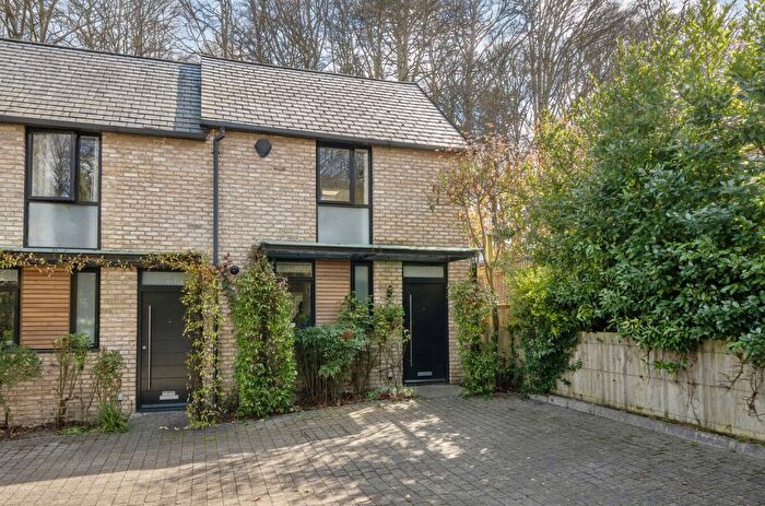 2 Bedroom End Terrace House For Sale In Keats Court, Chilbolton Avenue, Winchester, SO22