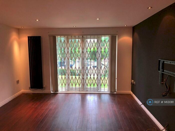 1 Bedroom Flat To Rent In Augusta Court, London, NW4