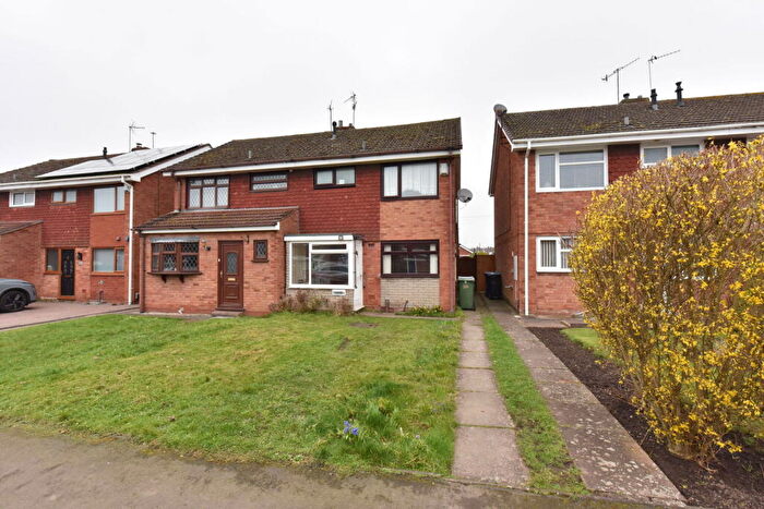 3 Bedroom Semi Detached House For Sale In Kingswinford, Balfour Road, DY6