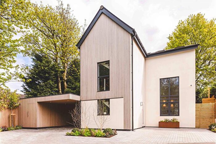 5 Bedroom Detached House For Sale In Bradstock Gardens, Morley, Leeds, LS27