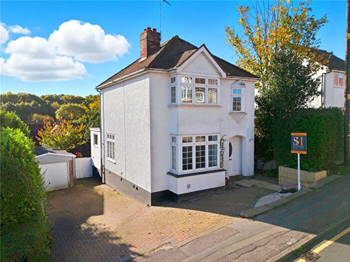 3 Bedroom Detached House For Sale In Hillside Road, Billericay, CM11