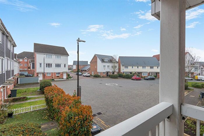 2 Bedroom Detached House For Sale In Amisse Drive, Snodland, ME6