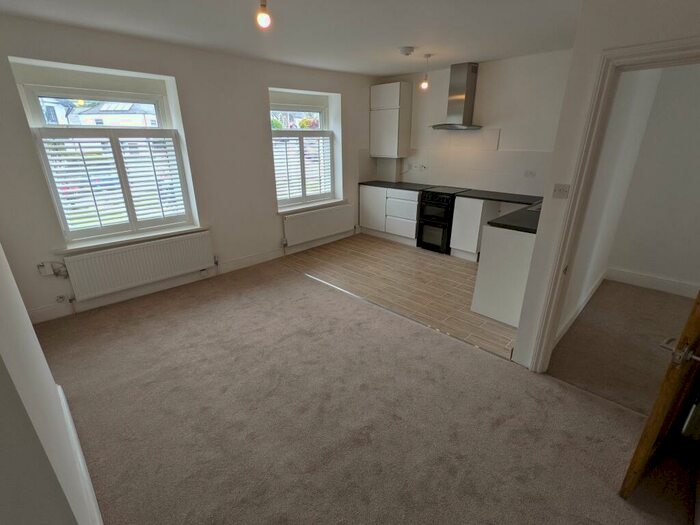 2 Bedroom Flat To Rent In Station Road, Dinas Powys, CF64