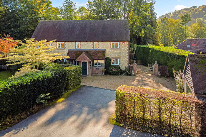 5 Bedroom Detached House For Sale In Gracious Street, Selborne, GU34