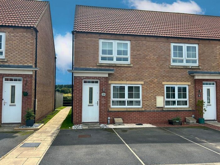 2 Bedroom End Of Terrace House To Rent In Pinfold Road, Cayton, Scarborough, YO11
