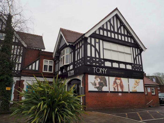 2 Bedroom Flat To Rent In High Street, Christchurch, BH23