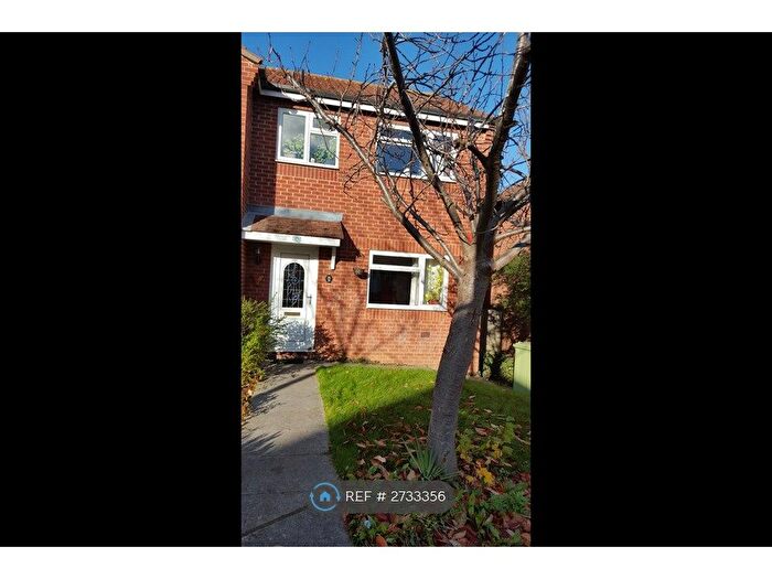 3 Bedroom Semi Detached House To Rent In Attingham Hill, Milton Keynes, MK8
