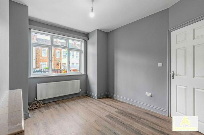 5 Bedroom Terraced House To Rent In Spencer Road, London, E17