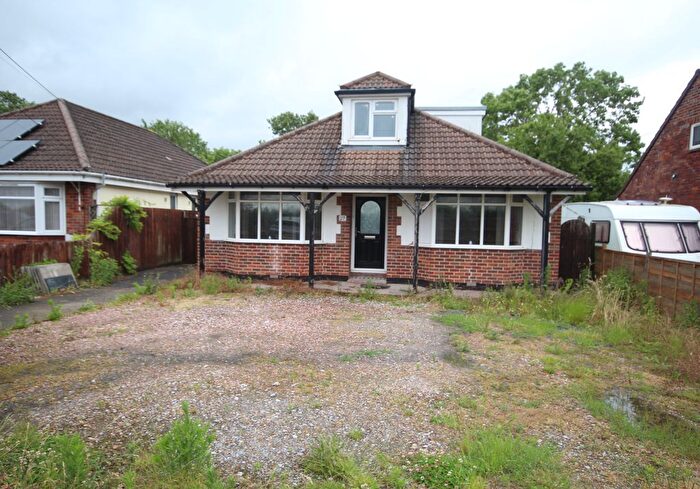 2 Bedroom Detached Bungalow For Sale In Bath Road, Bridgwater, TA7