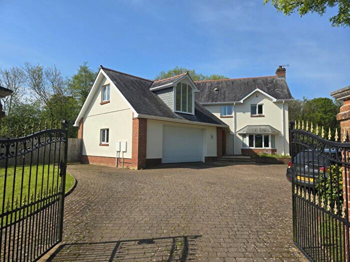 5 Bedroom Detached House For Sale In Yelland Road, Fremington, EX31