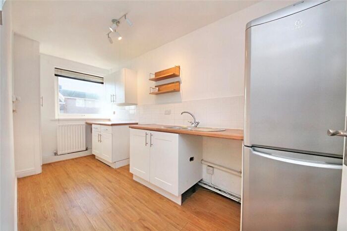 2 Bedroom Flat To Rent In Grisedale Gardens, Low Fell, Gateshead, NE9