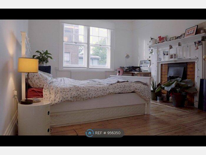 3 Bedroom Flat To Rent In Royal London House, London, E8