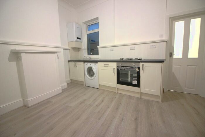 2 Bedroom Flat To Rent In Bridge Road, Liverpool, L23