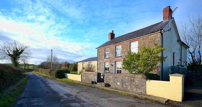 4 Bedroom Detached House For Sale In Llysonnen Road, Carmarthen, SA33