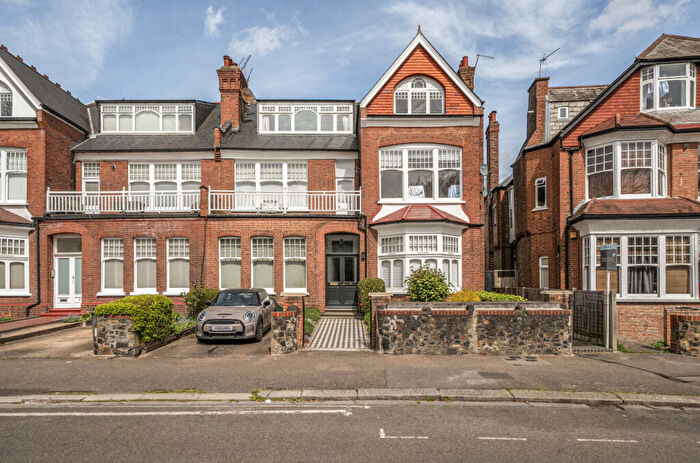 2 Bedroom Apartment To Rent In Princes Avenue, Muswell Hill, N10