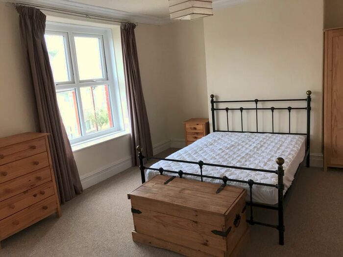 5 Bedroom House To Rent In Garth Road, Bangor, Gwynedd, LL57