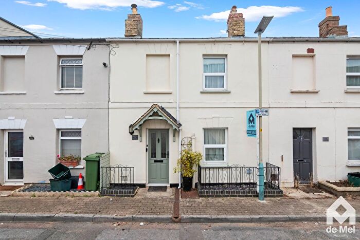 2 Bedroom Town House For Sale In Malthouse Lane, Cheltenham, GL50
