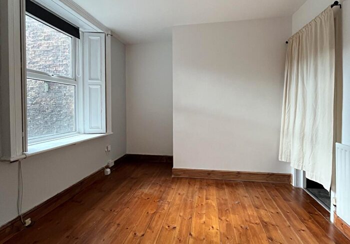 2 Bedroom Apartment To Rent In Claremont Terrace, Spital Tongues, NE2