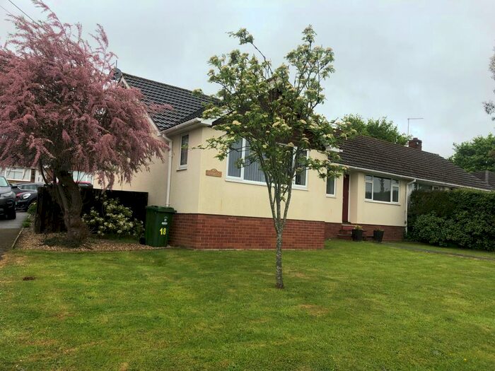 3 Bedroom Semi-Detached Bungalow To Rent In Summerfield, Woodbury, EX5