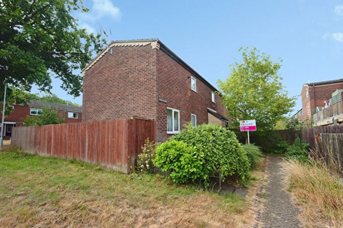 3 Bedroom End Of Terrace House For Sale In Cropthorne Close, Redditch, B98