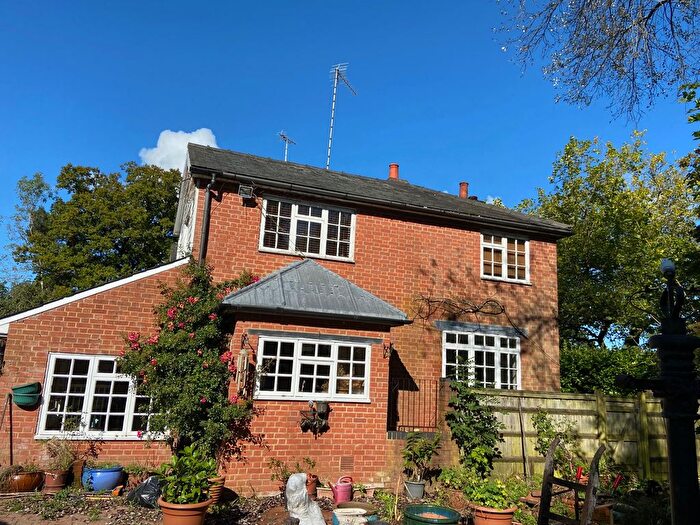 4 Bedroom Semi Detached House For Sale In Jacksons Place, Colemans Hatch, Hartfield, TN7