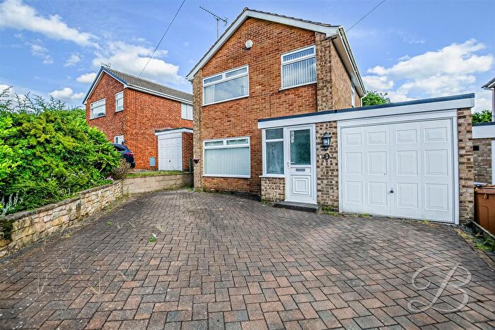 3 Bedroom Link Detached House For Sale In Bracken Close, Warsop, Mansfield, NG20